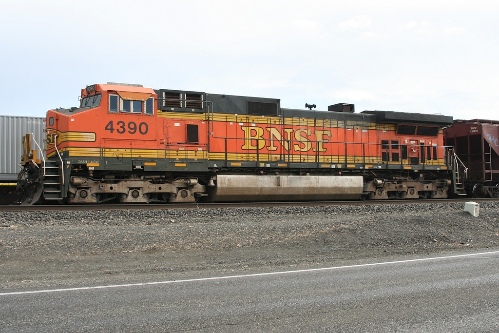 BNSF 4390